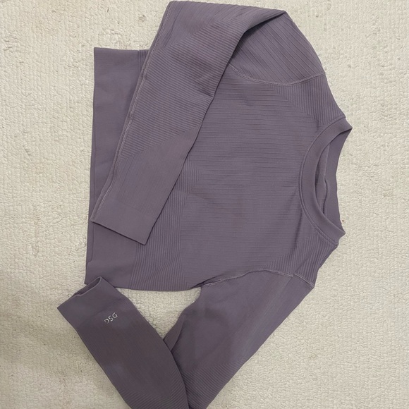 Dick’s Sporting Goods Cropped Athletic Long Sleeve Top - Picture 3 of 5